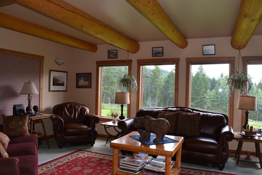 Kicking Horse Canyon Guest House Golden Εξωτερικό φωτογραφία