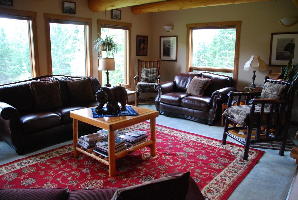 Kicking Horse Canyon Guest House Golden Εξωτερικό φωτογραφία