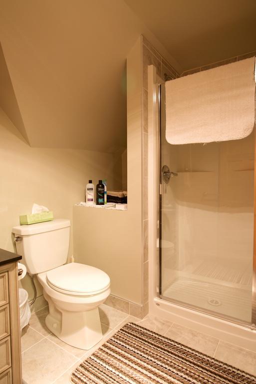 Kicking Horse Canyon Guest House Golden Εξωτερικό φωτογραφία