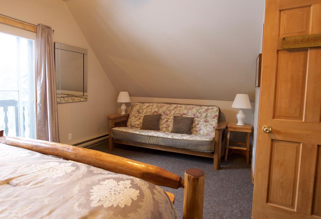 Kicking Horse Canyon Guest House Golden Εξωτερικό φωτογραφία