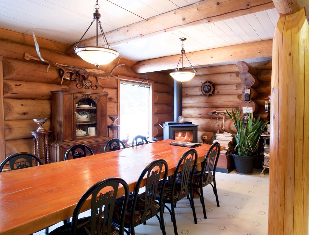Kicking Horse Canyon Guest House Golden Εξωτερικό φωτογραφία