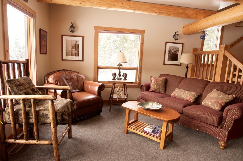 Kicking Horse Canyon Guest House Golden Εξωτερικό φωτογραφία