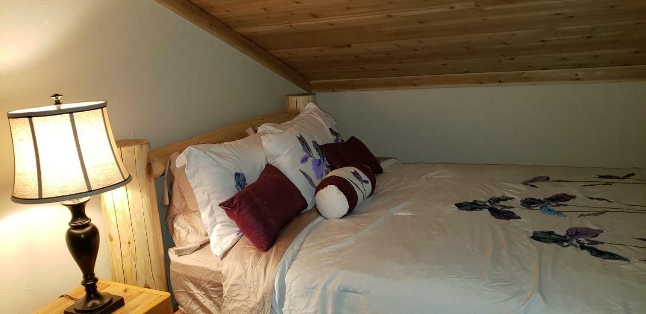 Kicking Horse Canyon Guest House Golden Εξωτερικό φωτογραφία