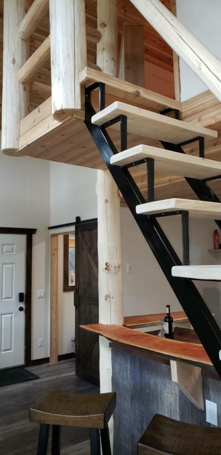 Kicking Horse Canyon Guest House Golden Εξωτερικό φωτογραφία