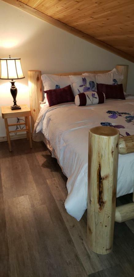 Kicking Horse Canyon Guest House Golden Εξωτερικό φωτογραφία