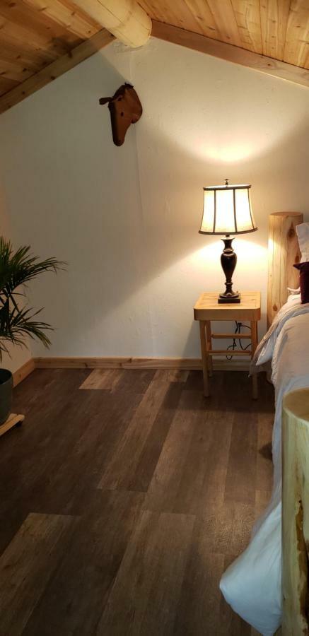 Kicking Horse Canyon Guest House Golden Εξωτερικό φωτογραφία