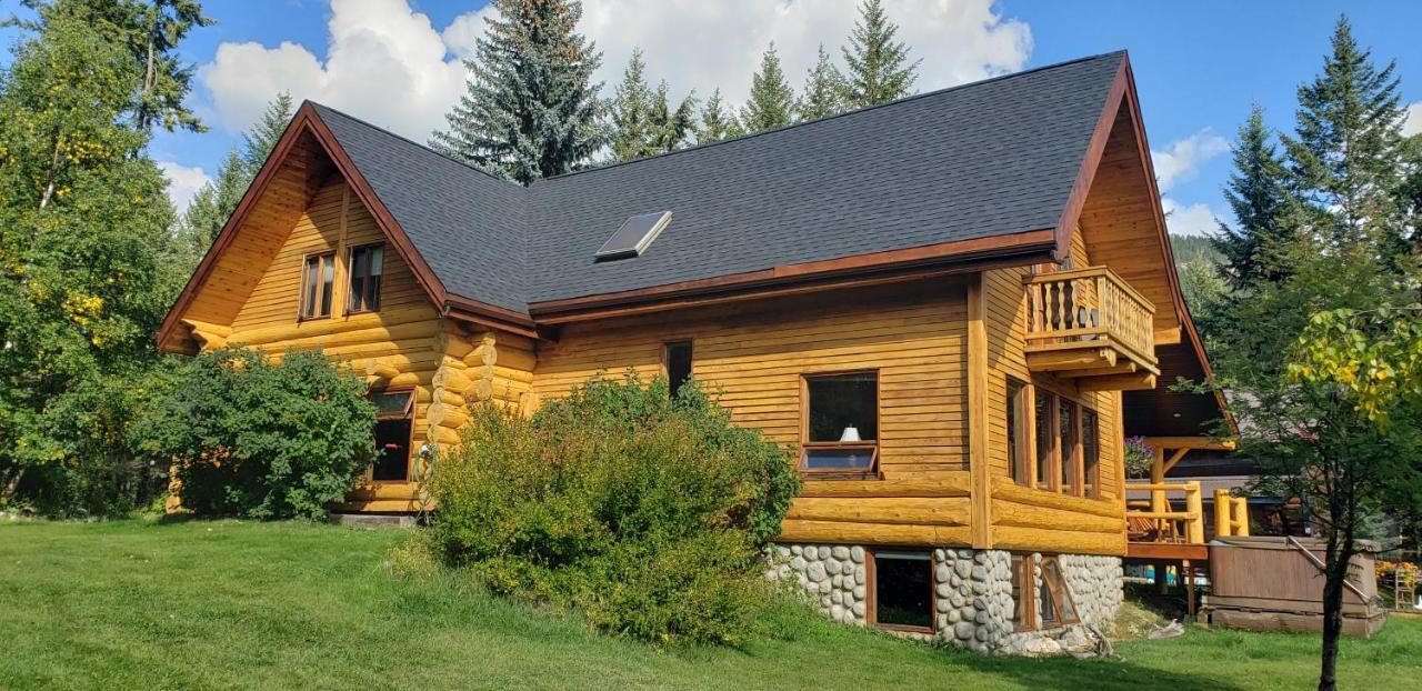 Kicking Horse Canyon Guest House Golden Εξωτερικό φωτογραφία