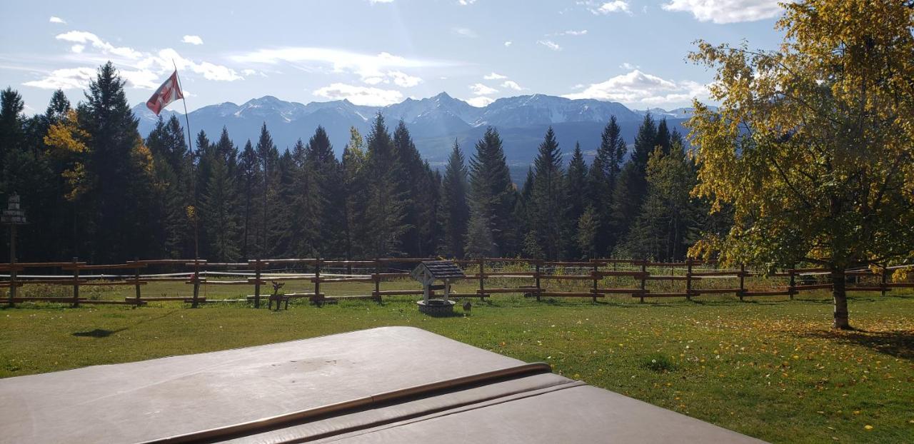 Kicking Horse Canyon Guest House Golden Εξωτερικό φωτογραφία